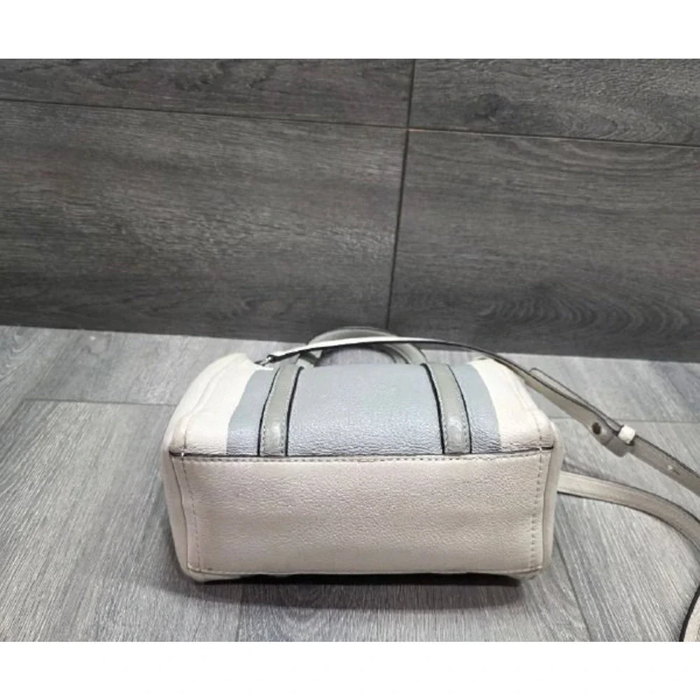Marc Jacobs Grained Calfskin The Tag crossbody bag Tote Grey White B000680
